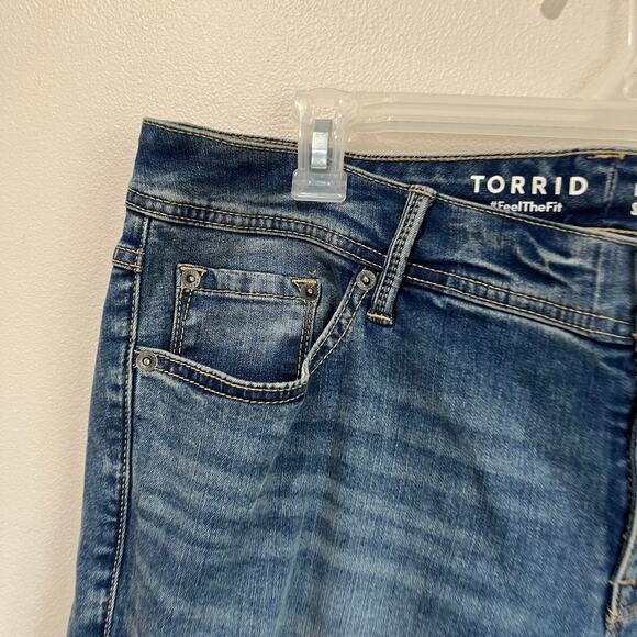 Torrid Luxe Slim Boot Jeans 16T Stretch Medium Wash 32” Inseam Flare Denim - Picture 3 of 8